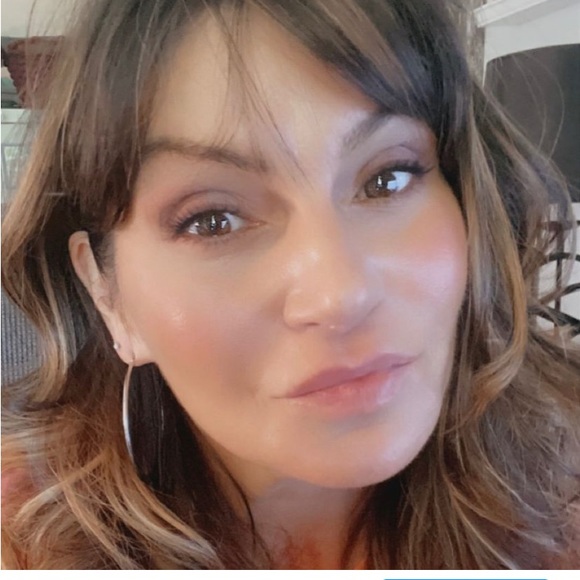 Meet your Posher, Carla - Picture 2 of 2